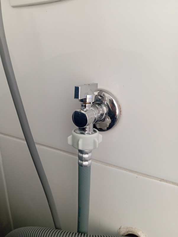 Conexão hidráulica para máquina de lavar